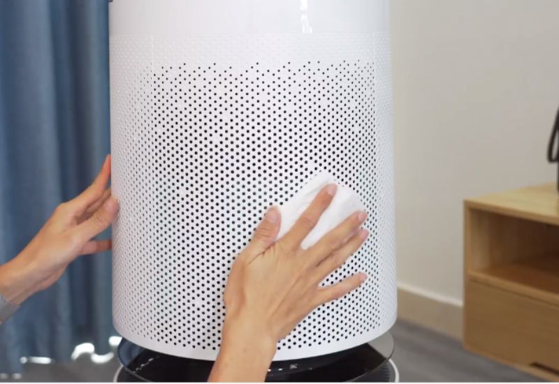 Vệ sinh vỏ máy và bộ phận bên ngoài