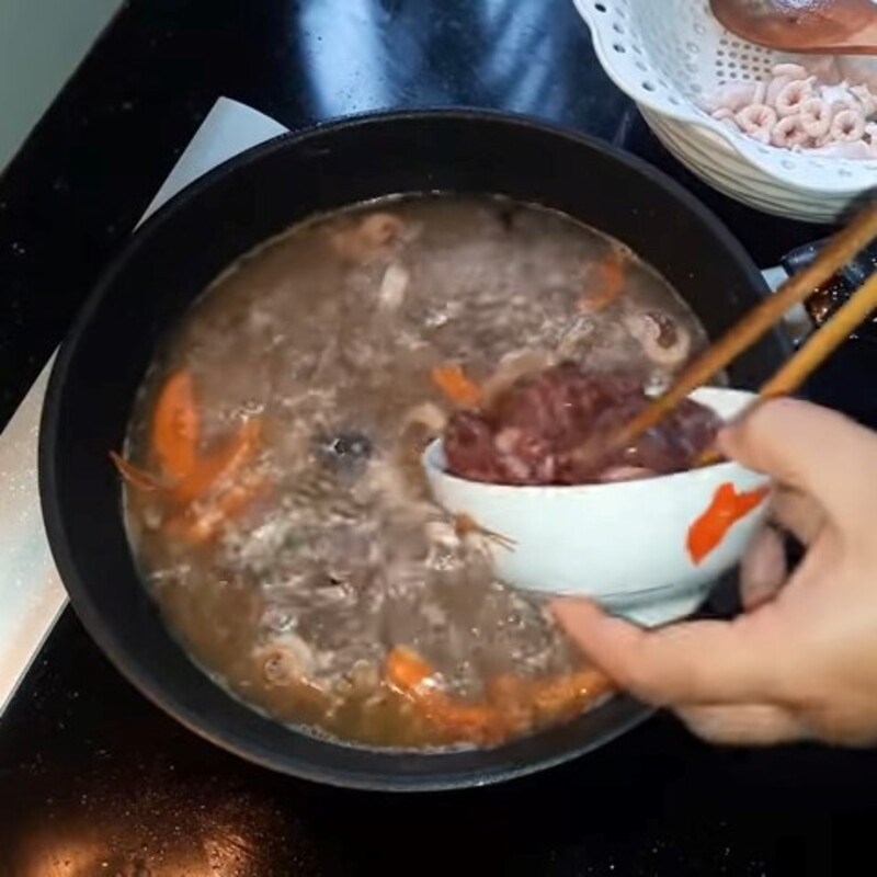 Bước 4 Nấu canh Canh lòng lợn