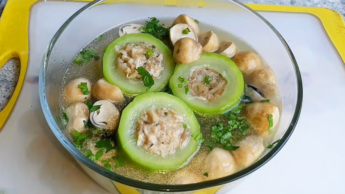 Cách nấu canh bầu nhồi thịt chay cho mâm cơm chay them đa dạng