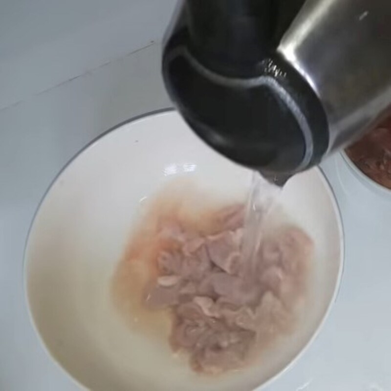 Bước 2 Ướp lòng heo Canh lòng lợn