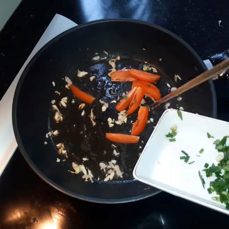 Bước 3 Xào lòng heo Canh lòng lợn