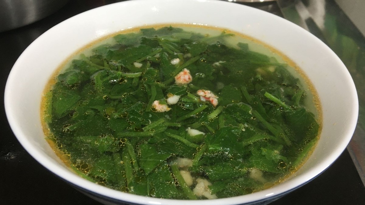 Canh rau má nấu tôm tươi