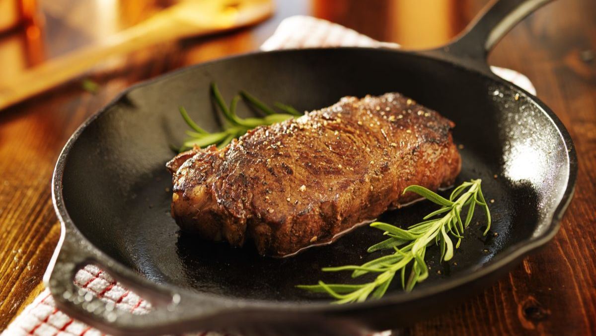 5 mẫu chảo làm bò bít tết biến căn bếp nhà bạn thành nhà hàng 5 sao