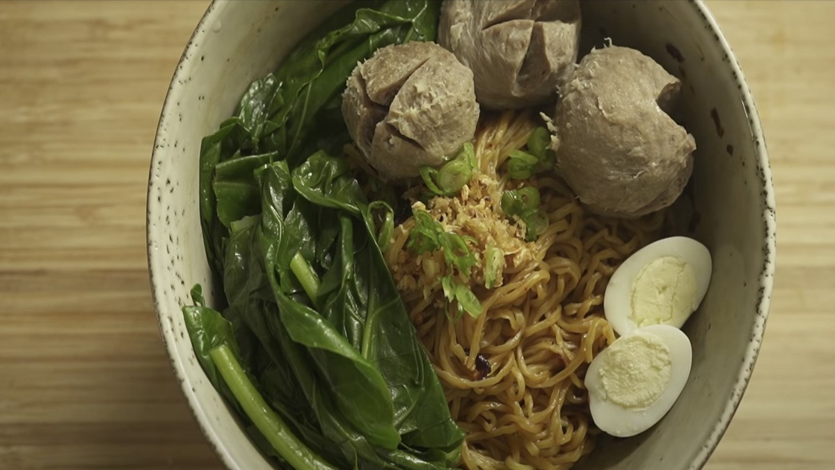 Cách nấu mì bò viên đơn giản, nước dùng ngọt thanh, ăn là ghiền