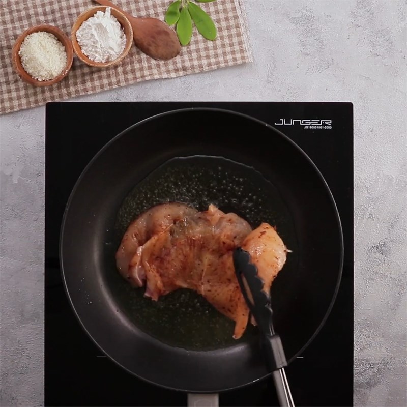 ap-chao-uc-ga-3 Bước 3 Áp chảo ức gà Ức gà áp chảo sốt bechamel