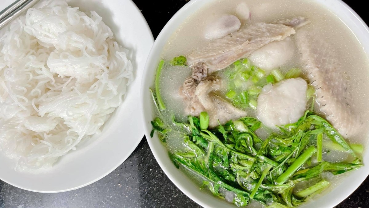 Cách làm món vịt nấu khoai sọ thơm ngon chuẩn vị tại nhà Cách làm món vịt nấu khoai sọ thơm ngon chuẩn vị tại nhà