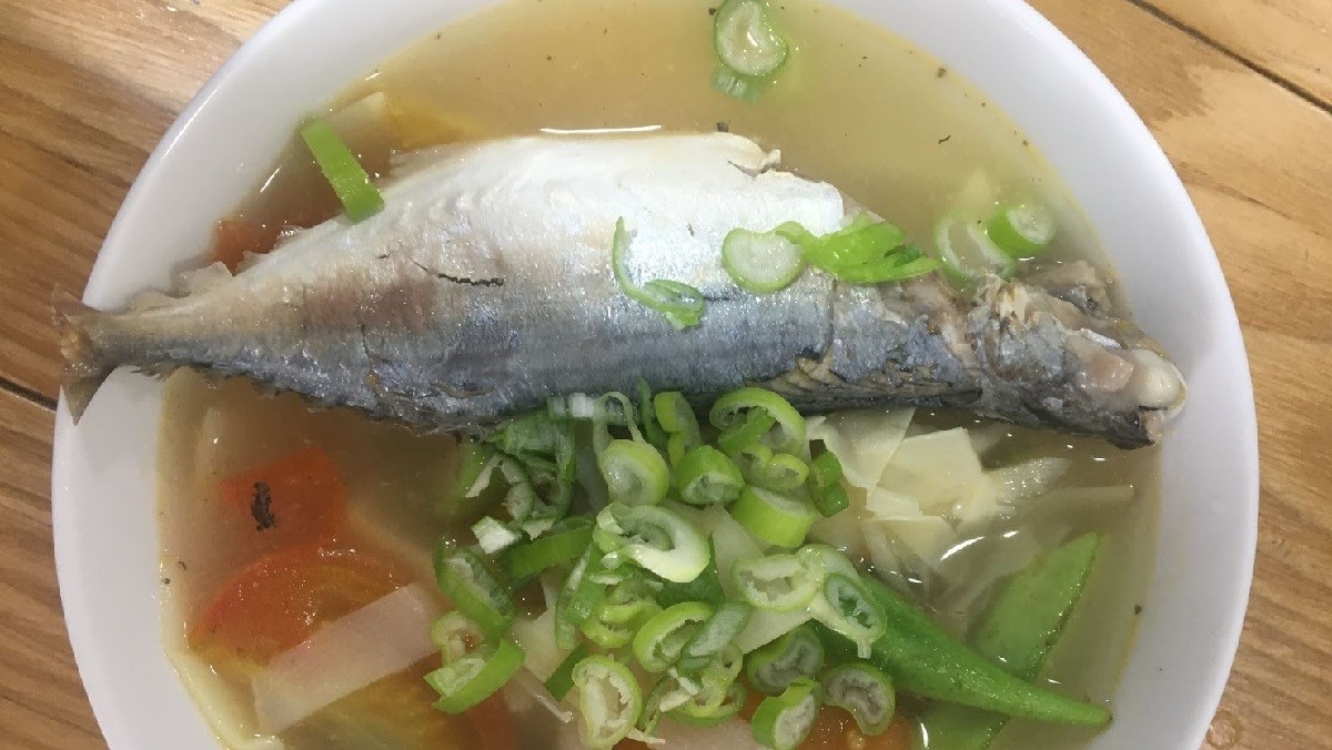 canh chua cá bạc má măng chua