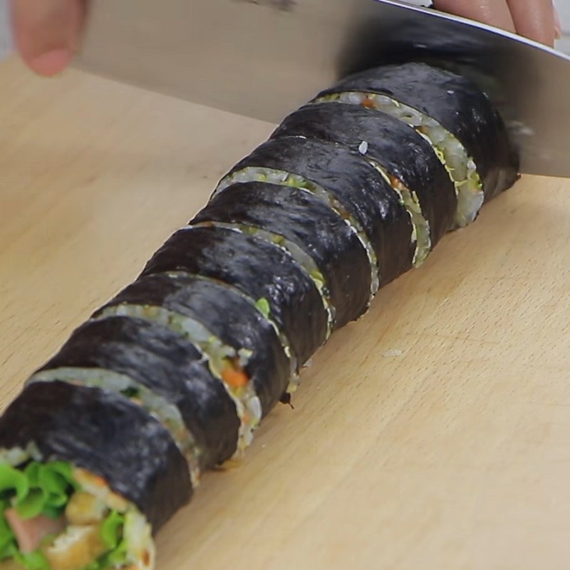 Bước 4 Cuốn sushi Sushi chay cơm trộn rau củ