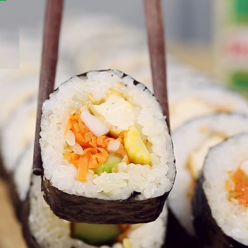 Bước 5 Thành phẩm Sushi chay nấm rau củ xào