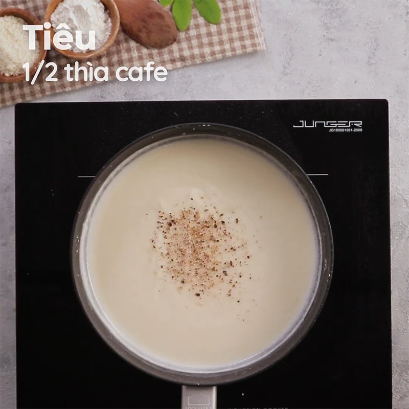 lam-sot-bechamel-1 Bước 2 Làm sốt bechamel Ức gà áp chảo sốt bechamel