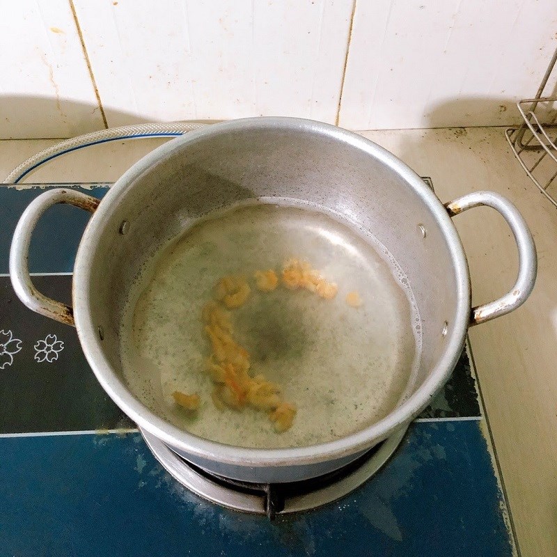 Bước 2 Nấu canh Canh mướp rau đay nấu tôm khô Bước 2 Nấu canh Canh mướp rau đay nấu tôm khô