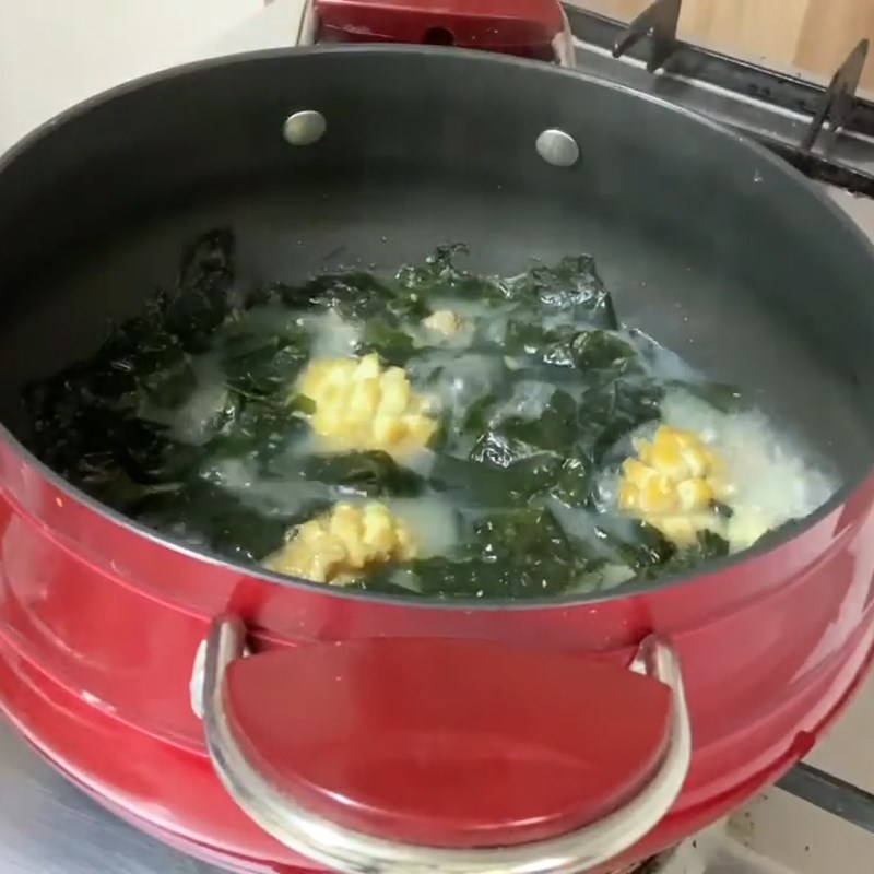 Bước 3 Nấu canh Canh rong biển bào ngư