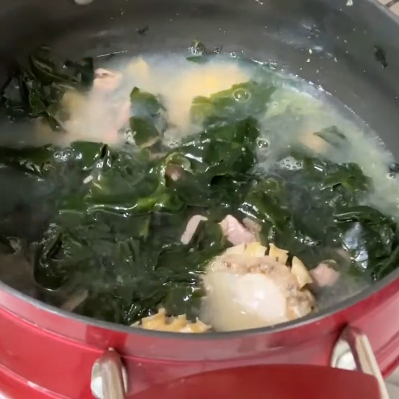 Bước 3 Nấu canh Canh rong biển bào ngư