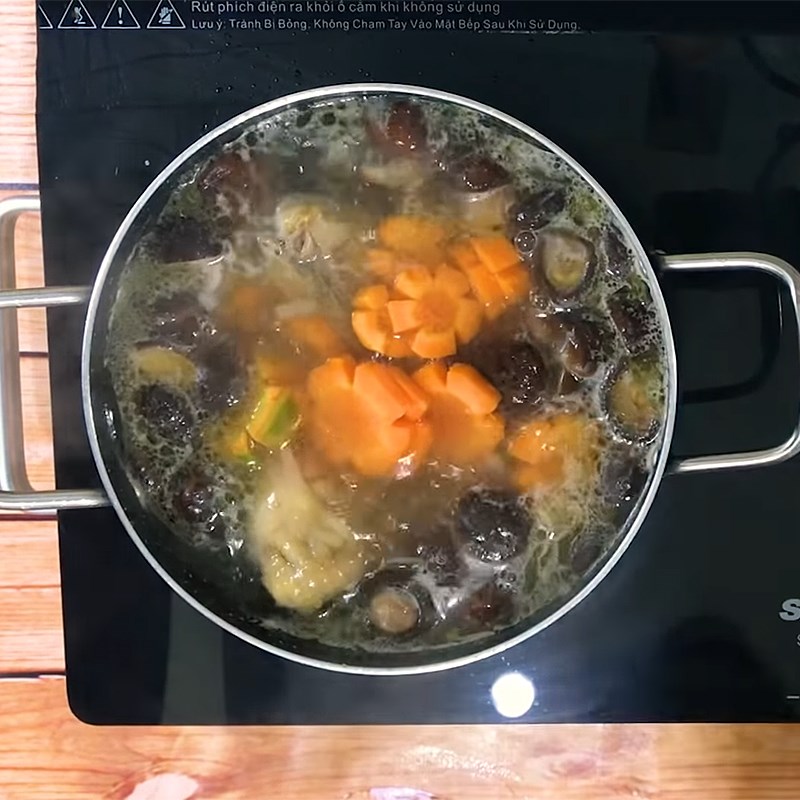 nau-mon-an-1 Bước 4 Nấu món ăn Gà nấu tỏi