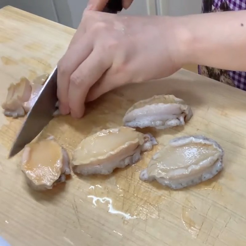 Bước 1 Sơ chế các nguyên liệu Canh rong biển bào ngư