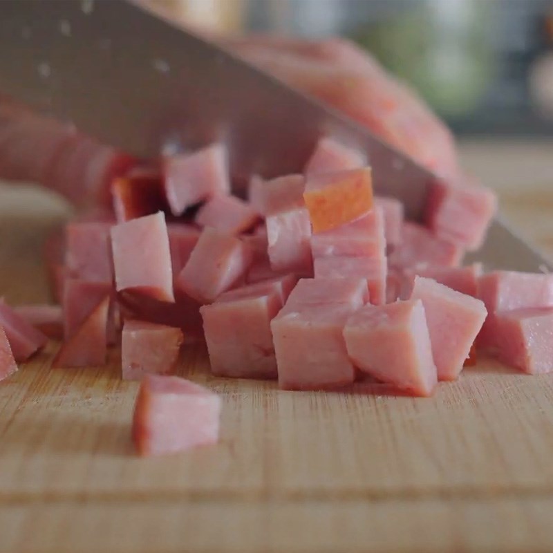 so-che-cac-nguyen-lieu-khac-124-1 Bước 2 Sơ chế các nguyên liệu khác Súp đậu Hà Lan thịt nguội