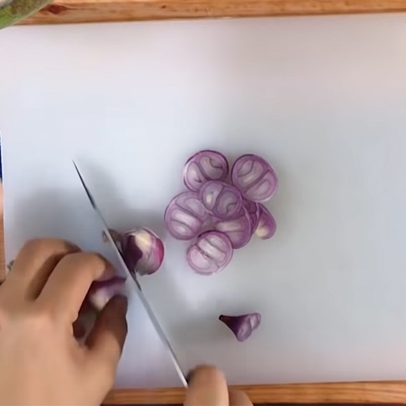 so-che-cac-nguyen-lieu-khac-30 Bước 2 Sơ chế các nguyên liệu khác Gà nấu tỏi