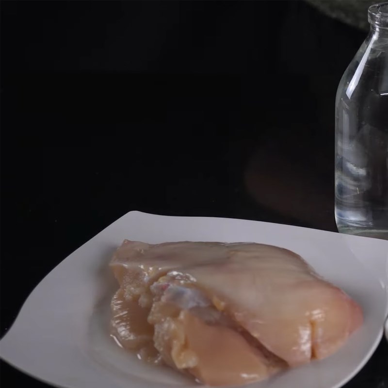 Bước 1 Sơ chế thịt gà và các nguyên liệu Chà bông gà cay (ruốc gà cay)