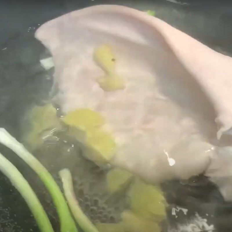 Bước 1 Sơ chế thịt heo Bánh mì phá lấu