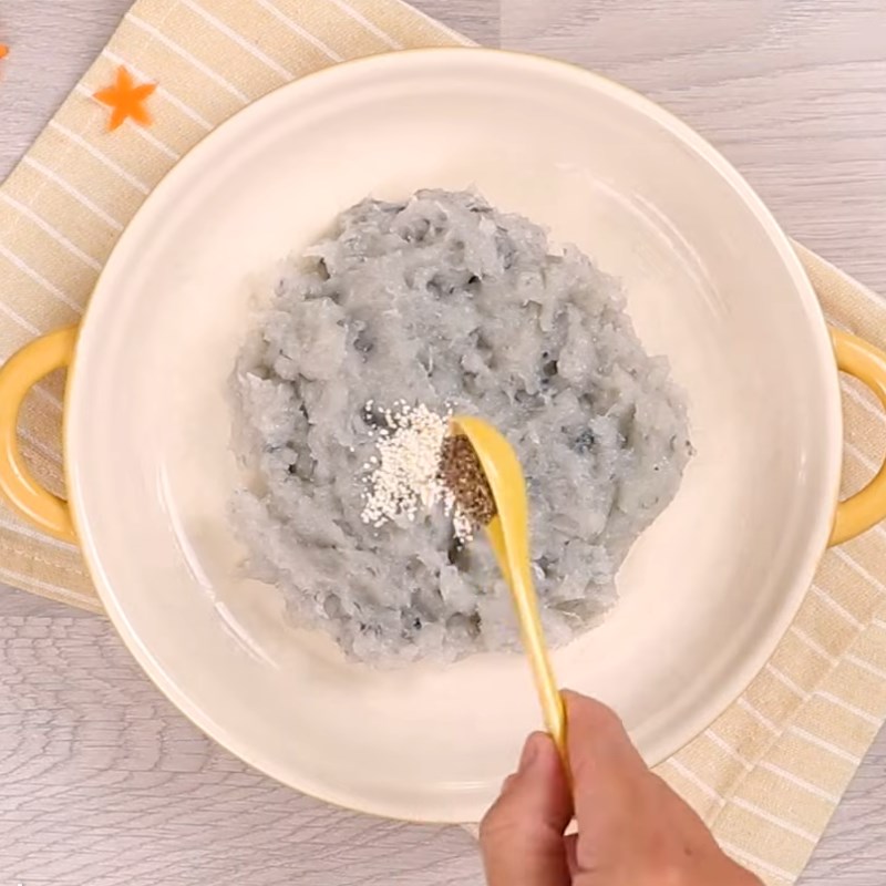 Bước 1 Sơ chế và ướp thịt tôm Súp tôm viên phô mai