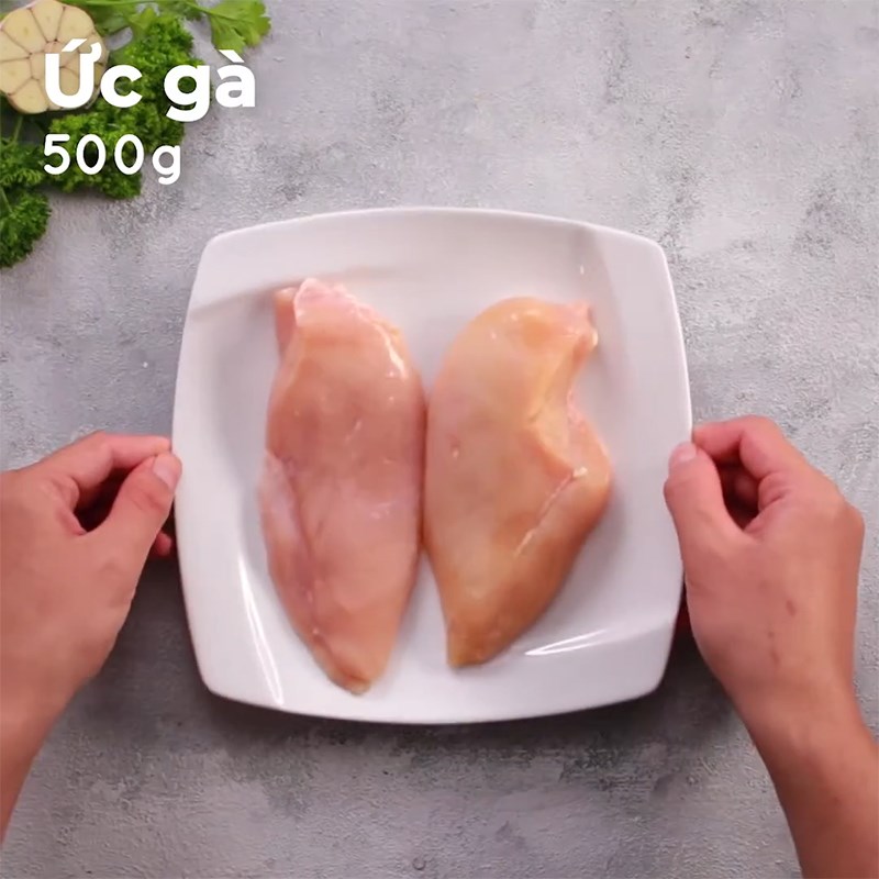 so-che-va-uop-uc-ga Bước 1 Sơ chế và ướp ức gà Ức gà áp chảo sốt chimichurri