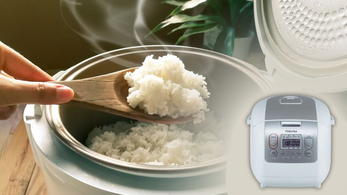 Cách hâm cơm bằng nồi cơm điện Toshiba tiện lợi, thơm ngon như mới nấu Cách hâm cơm bằng nồi cơm điện Toshiba tiện lợi, thơm ngon như mới nấu