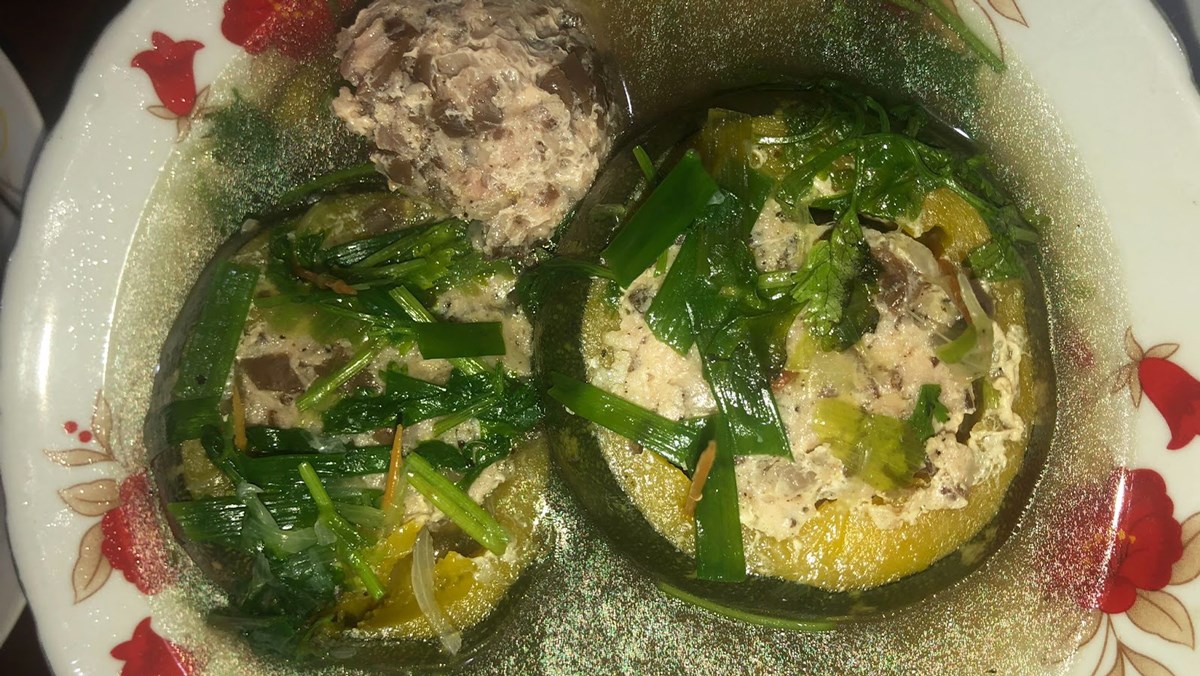 Cách nấu canh bí đỏ da xanh nhồi thịt thơm ngon, chuẩn vị cho bữa cơm