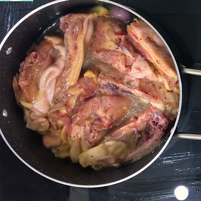 xao-ga-15 Bước 3 Xào gà Gà nấu tỏi