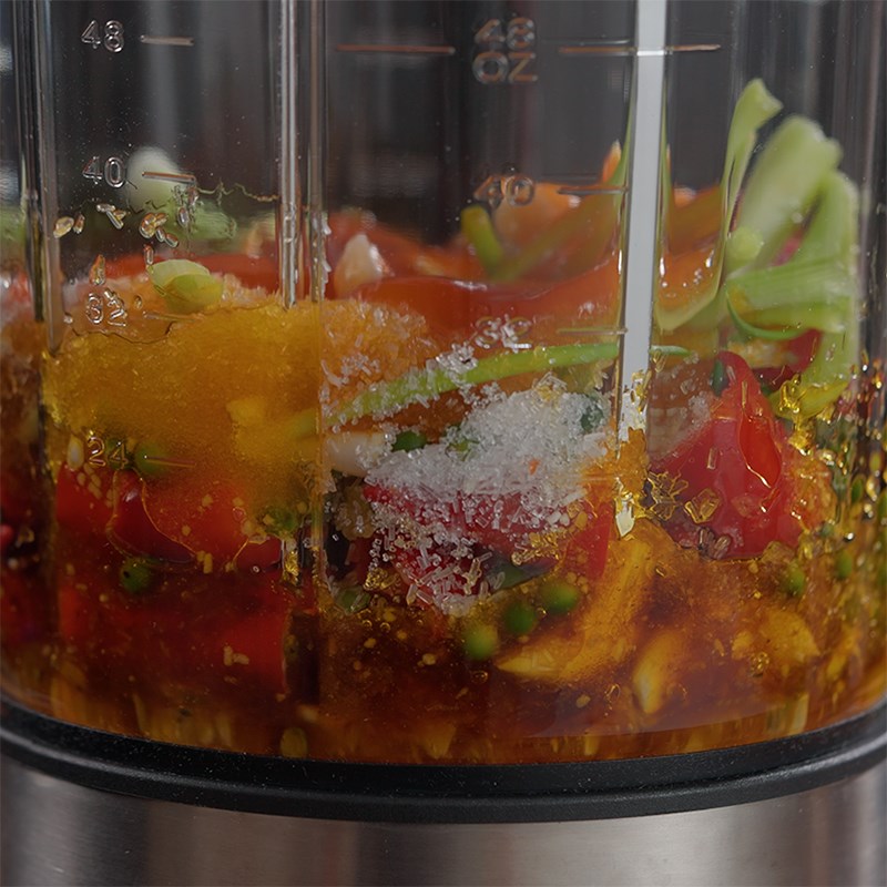 Bước 2 Xay nguyên liệu Sốt nướng muối ớt