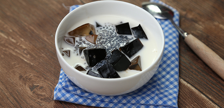 2 Cách làm sương sáo nước cốt dừa thơm ngon thanh mát ngay tại nhà