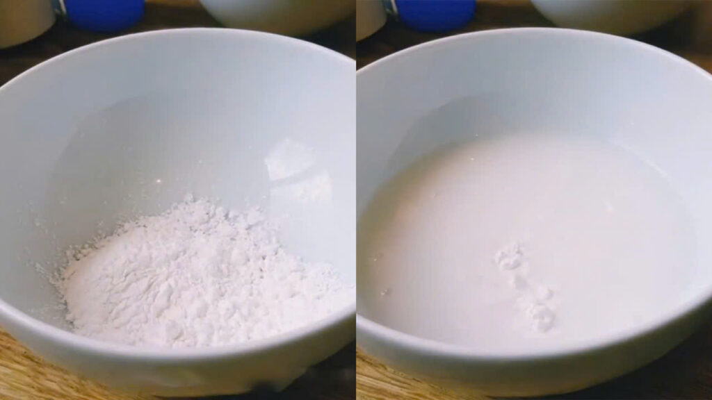 Pha bột năng và nấu đậu xanh