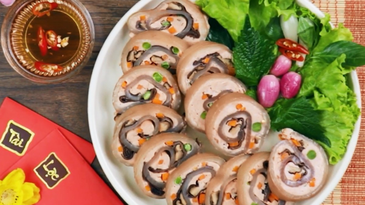 Cách làm giò bì cuộn thơm ngon hấp dẫn cho ngày Tết Cách làm giò bì cuộn thơm ngon hấp dẫn cho ngày Tết