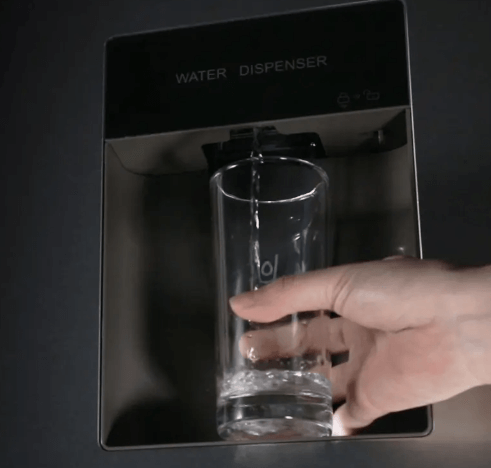 Tủ lạnh 2 cánh Aqua AQR-B379MA (WGB) 324 lít có ngăn lấy nước bên ngoài