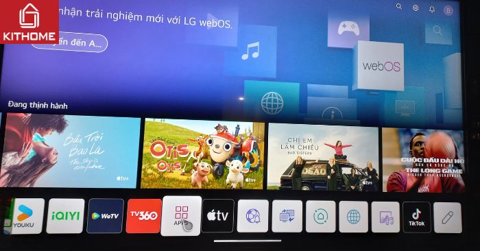Bước 1: Từ màn hình chính của thiết bị, chuyển chuột đến mục LG Content Store (hoặc Apps với một số thiết bị).