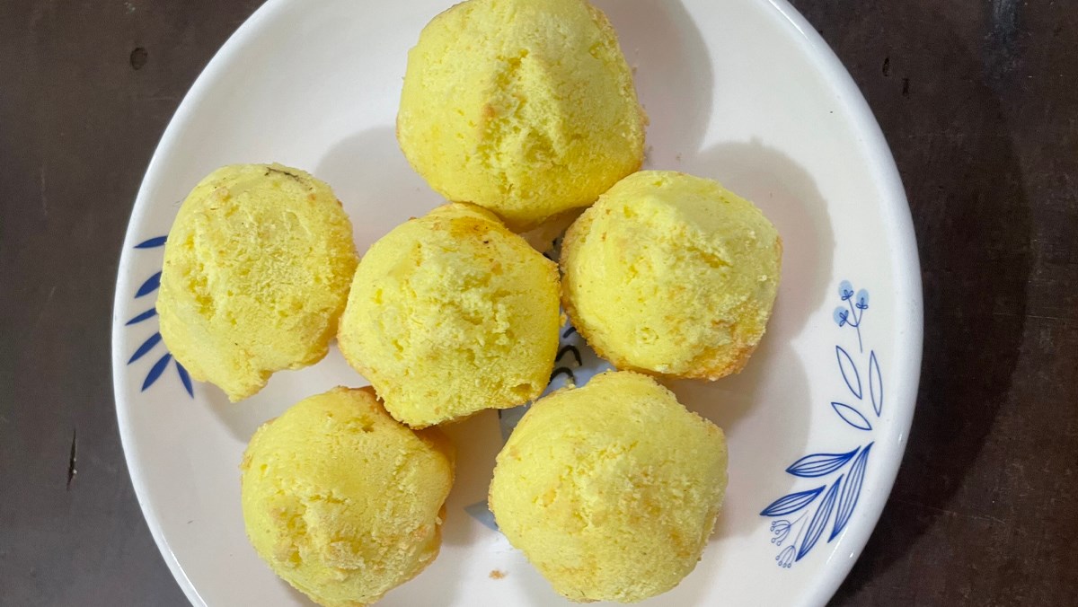 Cách làm bánh thuẫn từ bột bình tinh và trứng gà mềm ngon cho ngày Tết 