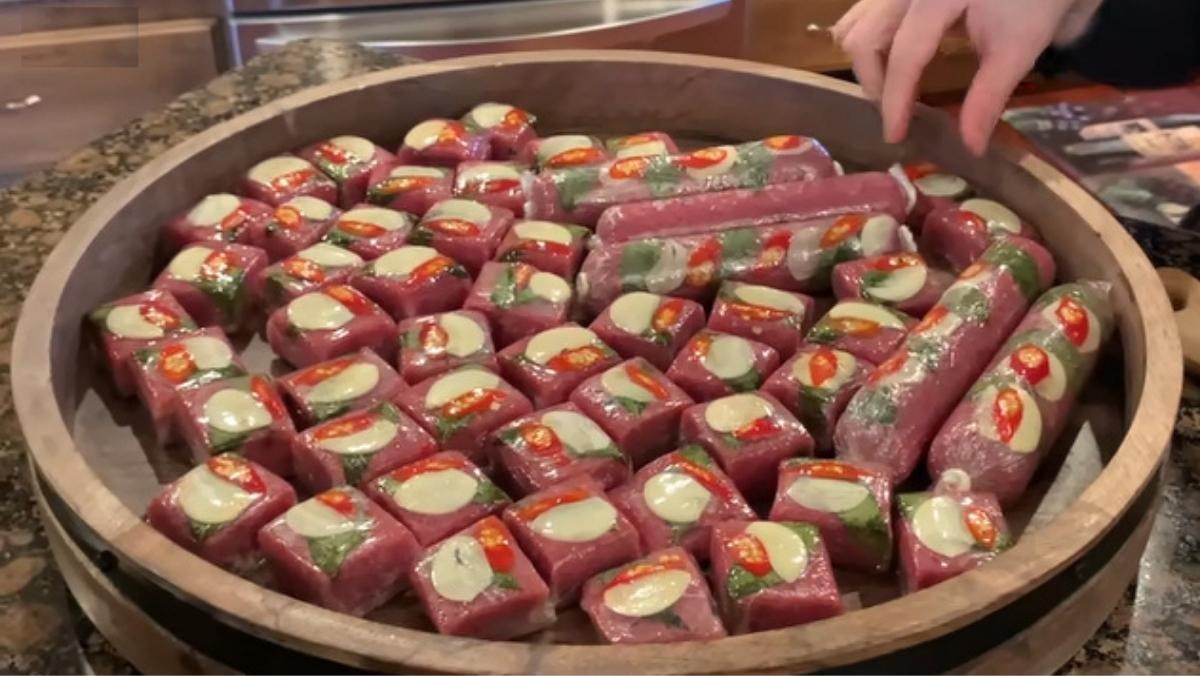 2 cách làm nem chua thịt bò đơn giản, thơm ngon đón Tết