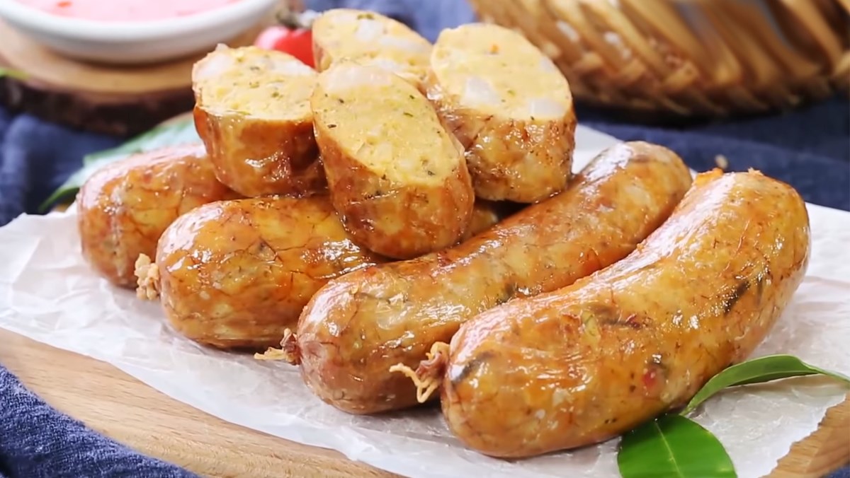 Cách làm xúc xích gà mới lạ thơm ngon hấp dẫn Cách làm xúc xích gà mới lạ thơm ngon hấp dẫn