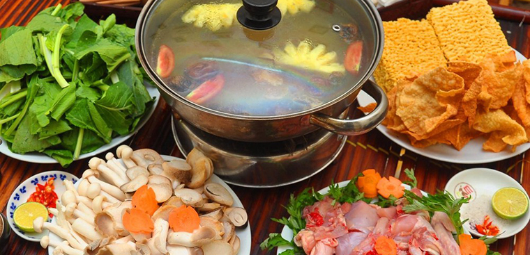 Lẩu gà ngải cứu - Cách nấu ngon lành bổ dưỡng giải ngán ngày Tết năm 2025