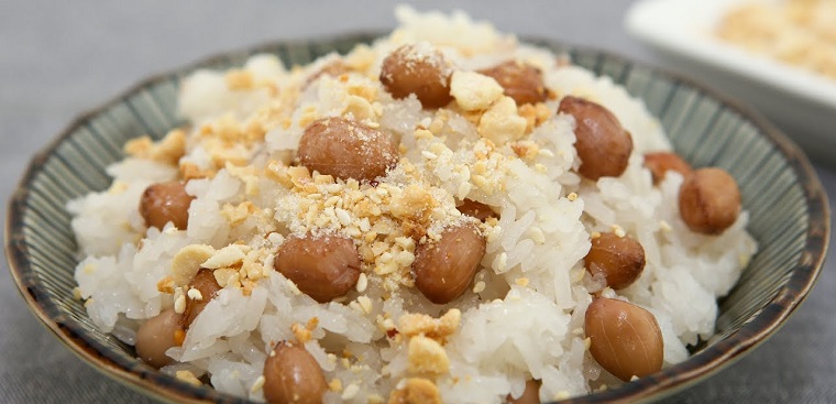 nấu xôi lạc bằng nồi cơm điện