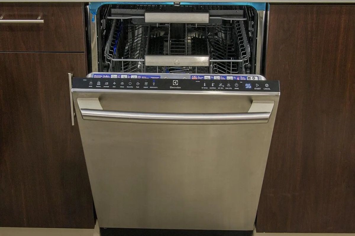 cach-su-dung-may-rua-bat-electrolux-1