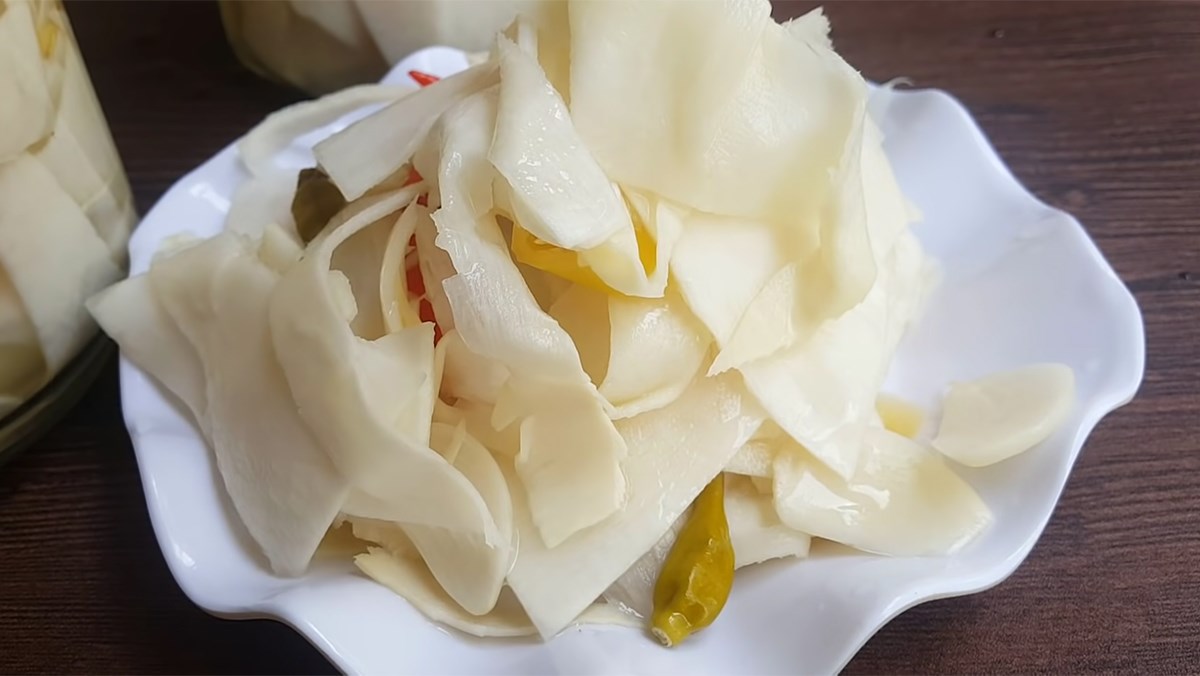 Cách làm măng chua tỏi ớt từ măng tươi ngon giòn, để được lâu Cách làm măng chua tỏi ớt từ măng tươi ngon giòn, để được lâu