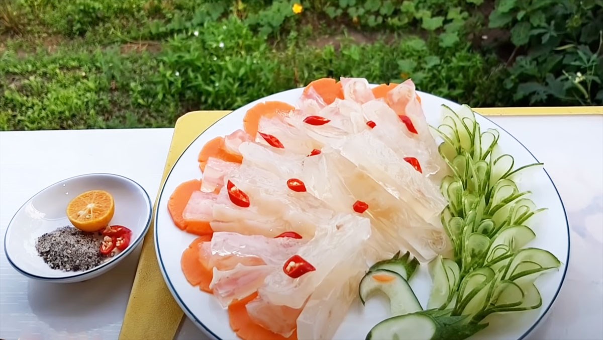 tai heo ngâm chua ngọt chay