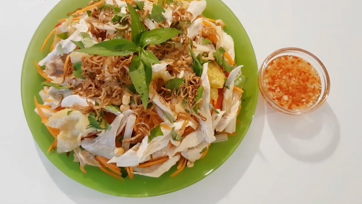 Cách làm gỏi gà ngó sen trắng giòn ngon miệng đơn giản ngay tại nhà Cách làm gỏi gà ngó sen trắng giòn ngon miệng đơn giản ngay tại nhà