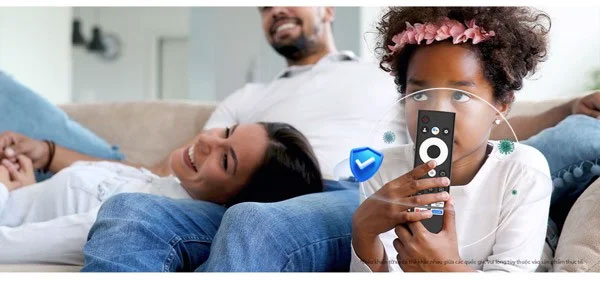 TV Coocaa 50 inch 50Y72 có điều khiển kháng khuẩn rất tiện ích