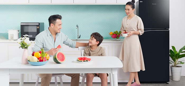 Tủ lạnh Panasonic Inverter 268 lít NR-TV301BPKV có thiết kế hiện đại