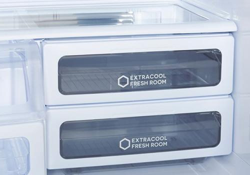 Tủ lạnh Sharp SJ-FX680V-WH với thiết kế khay kệ linh hoạt. Tủ lạnh Sharp SJ-FX680V-WH với thiết kế khay kệ linh hoạt.