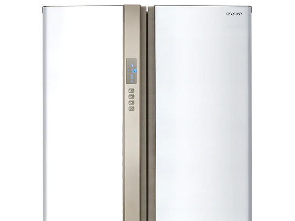 Tủ lạnh Sharp SJ-FX680V-WH với thiết kế màn hình điều khiển bên ngoài. Tủ lạnh Sharp SJ-FX680V-WH với thiết kế màn hình điều khiển bên ngoài.