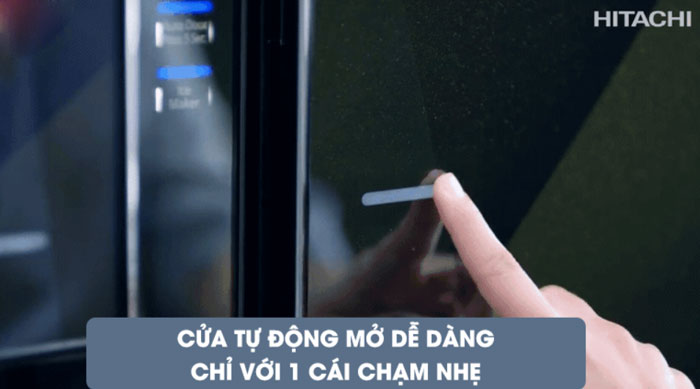 Người dùng có thể mở tủ lạnh Hitachi Inverter 569 lít R FM800XAGGV9X DIA chỉ với 1 cú chạm nhẹ