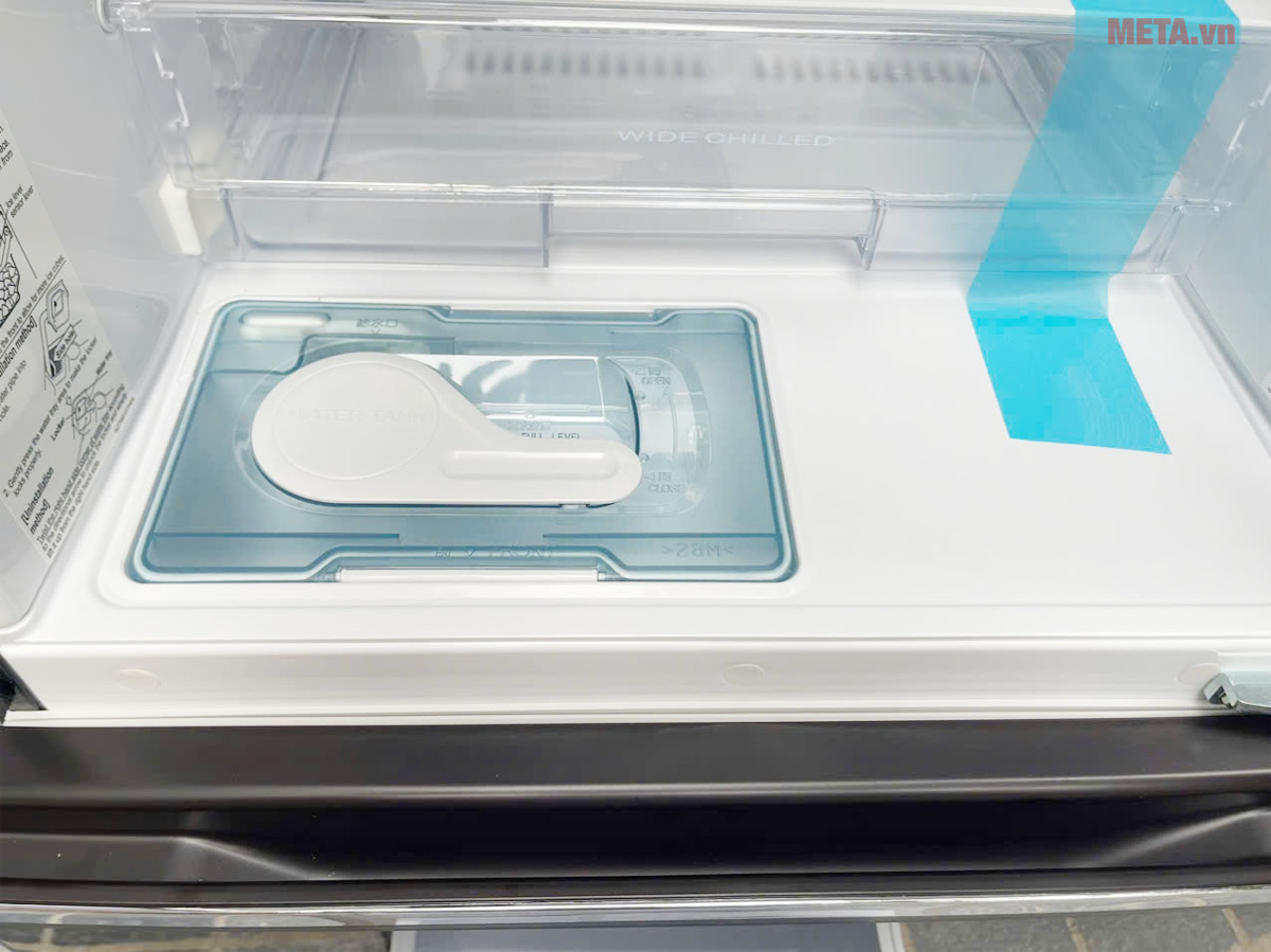 Hộp chứa nước ẩn dưới thành tủ Hộp chứa nước ẩn dưới thành tủ