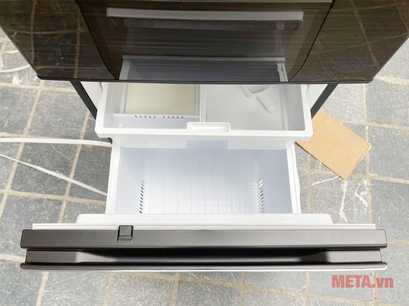 Tủ lạnh Mitsubishi MR-CX35EM-BRW-V có ngăn đông phía dưới cùng Tủ lạnh Mitsubishi MR-CX35EM-BRW-V có ngăn đông phía dưới cùng